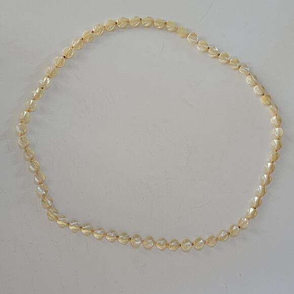 Vintage Ivory Bead Necklace Shimmery Round Beads with Gold Spacers Retro Jewelry - Picture 3 of 10